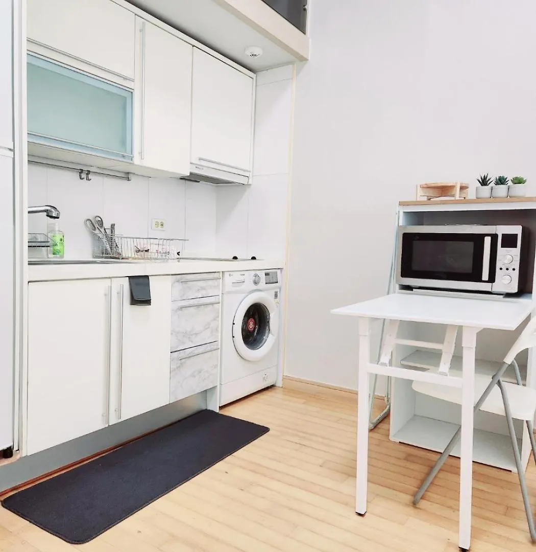 Daire Oryu-Dong Station 3 Mins Two Bedroom Seul