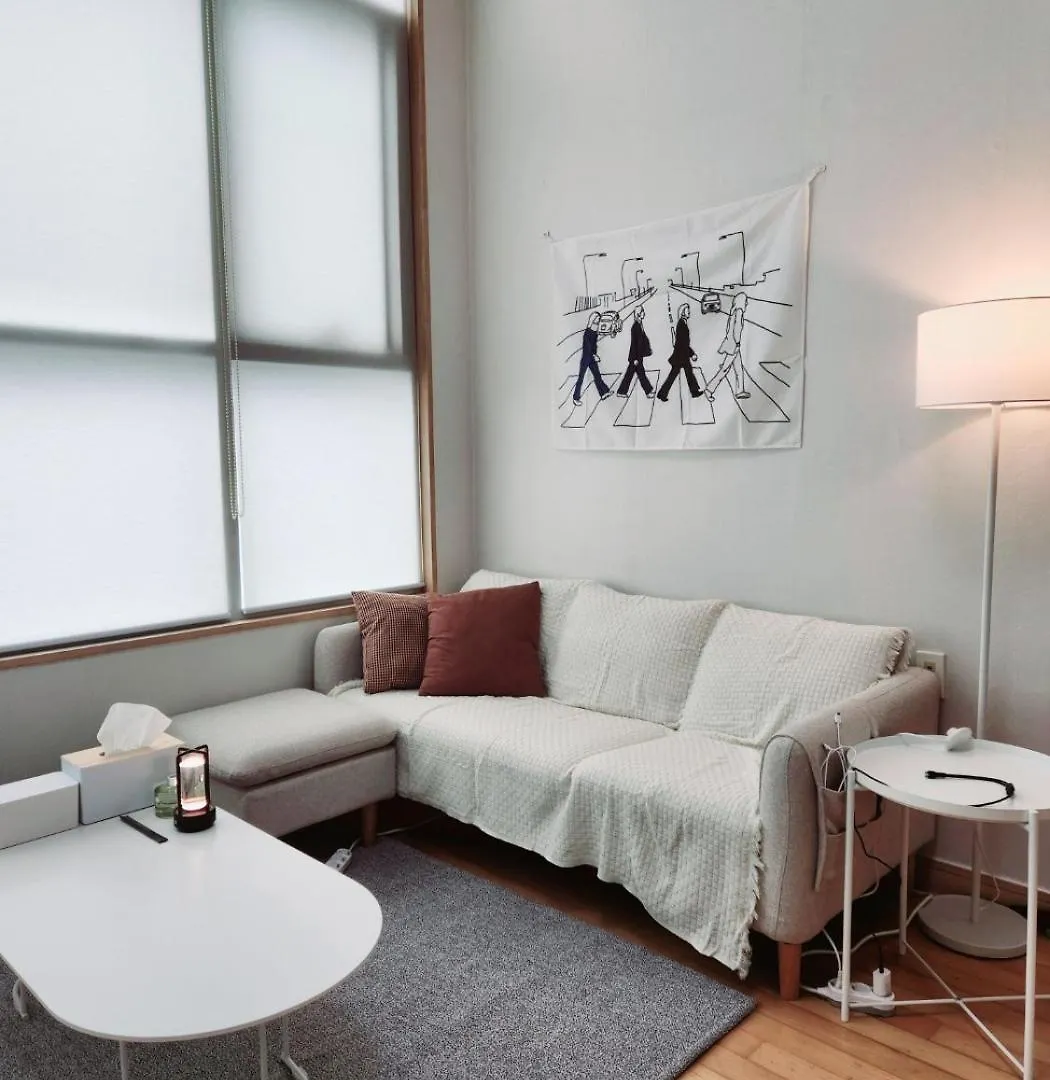 Oryu-Dong Station 3 Mins Two Bedroom Seul Daire